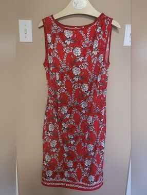 💜2 for $10💜 Bundle and save Red Floral Sleeveless Sheath Dress